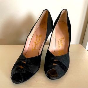 1950s Vintage Black Suede Pumps
